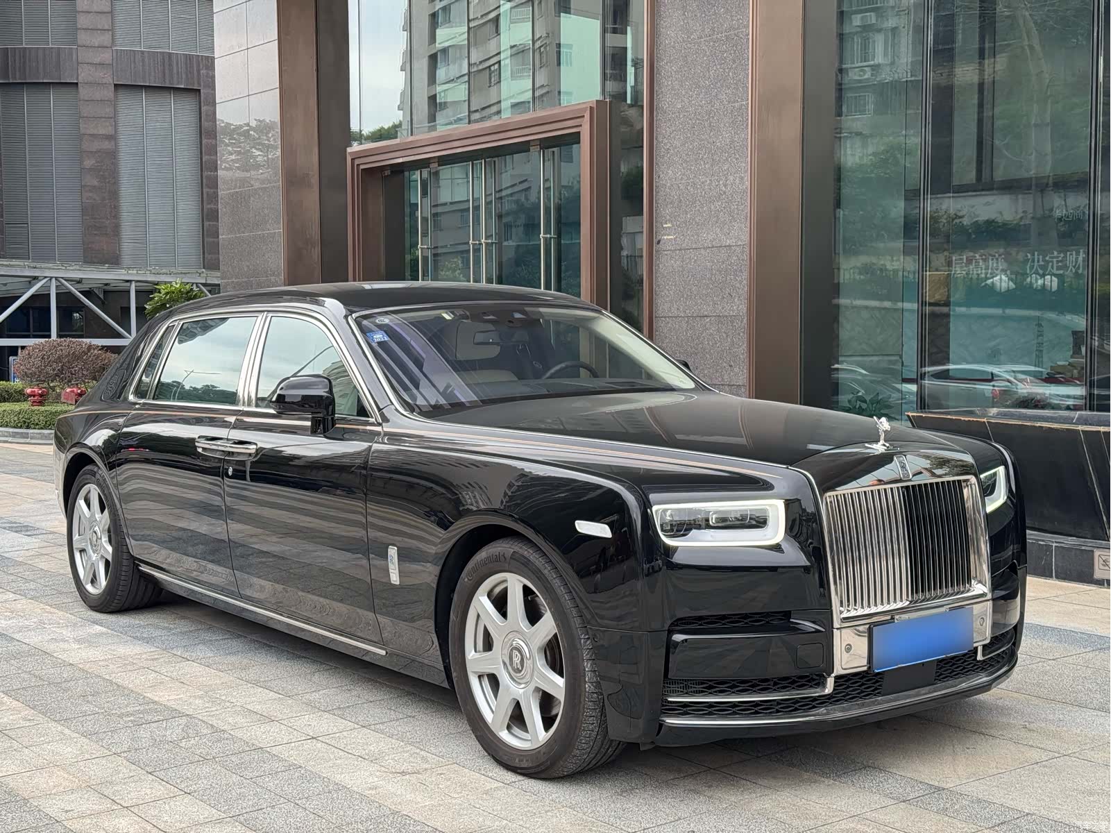 Rolls-Royce Phantom, 2018 3