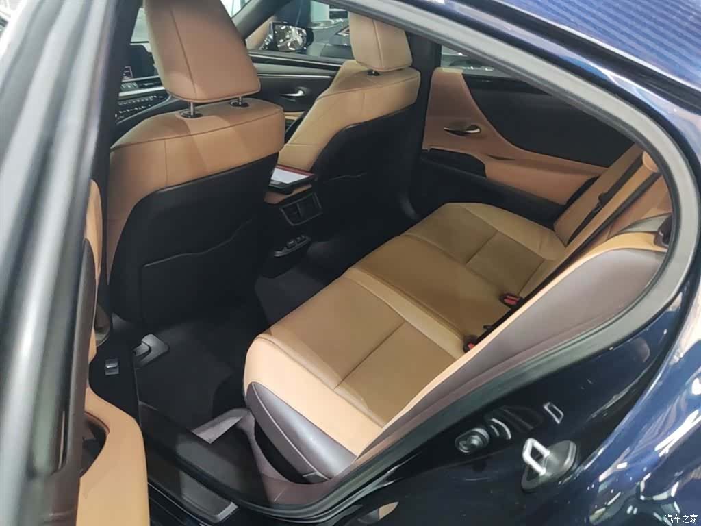 Lexus ES, 2021 17