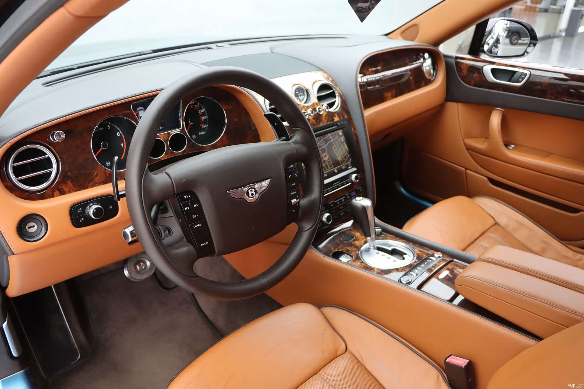 Bentley Flying Spur, 2014 16