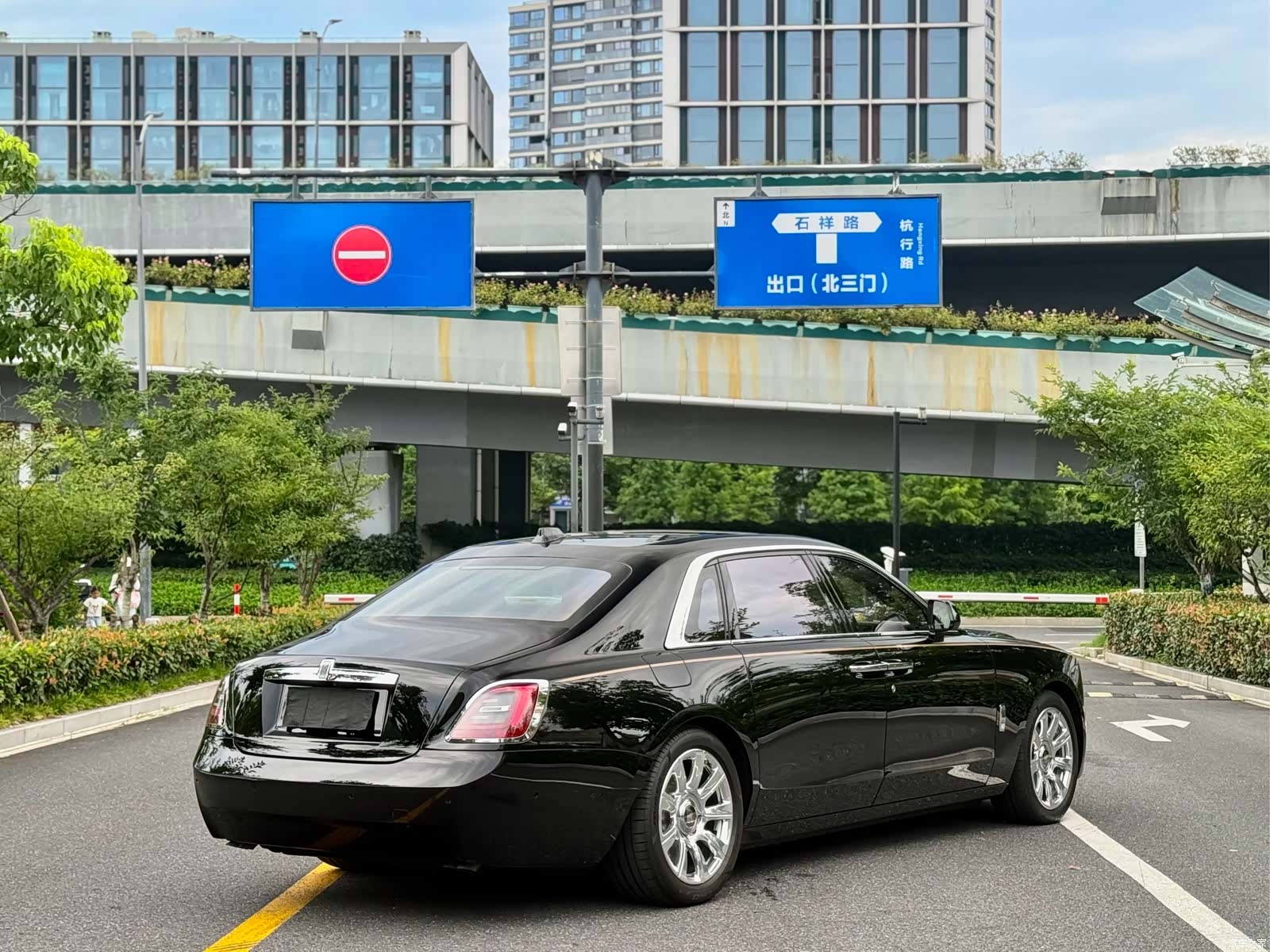 Rolls-Royce Ghost, 2022 7