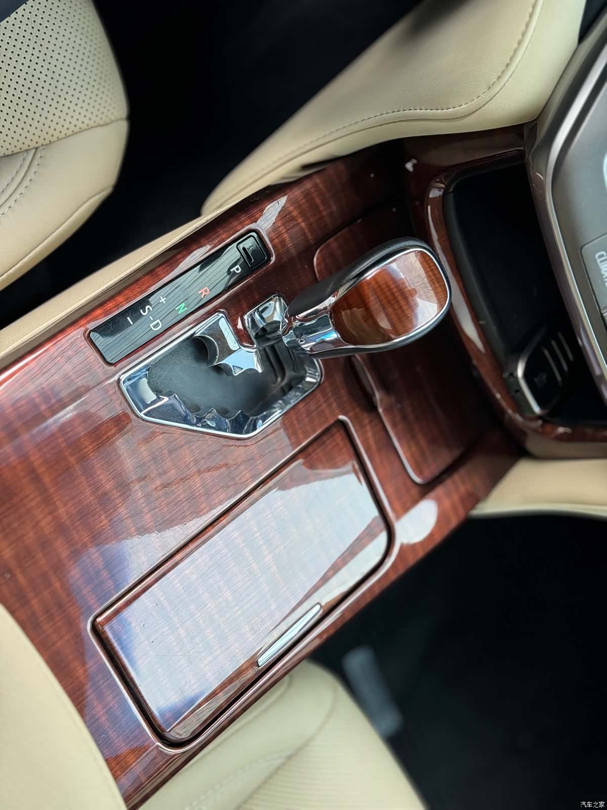 Toyota Crown, 2016 20