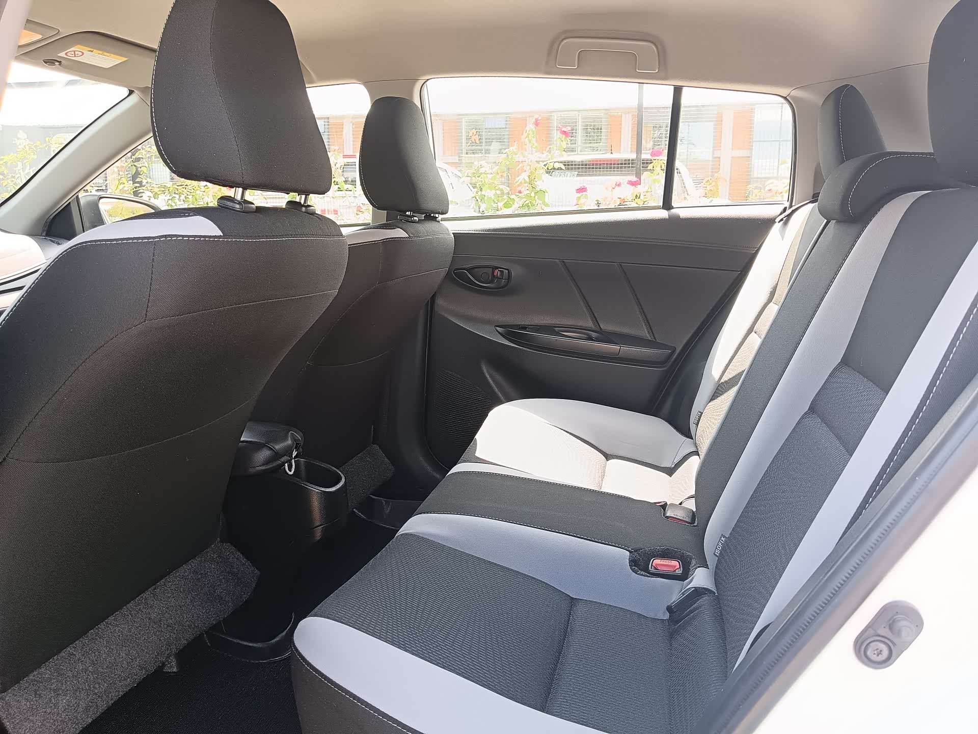 Toyota YARiS L, 2022 14