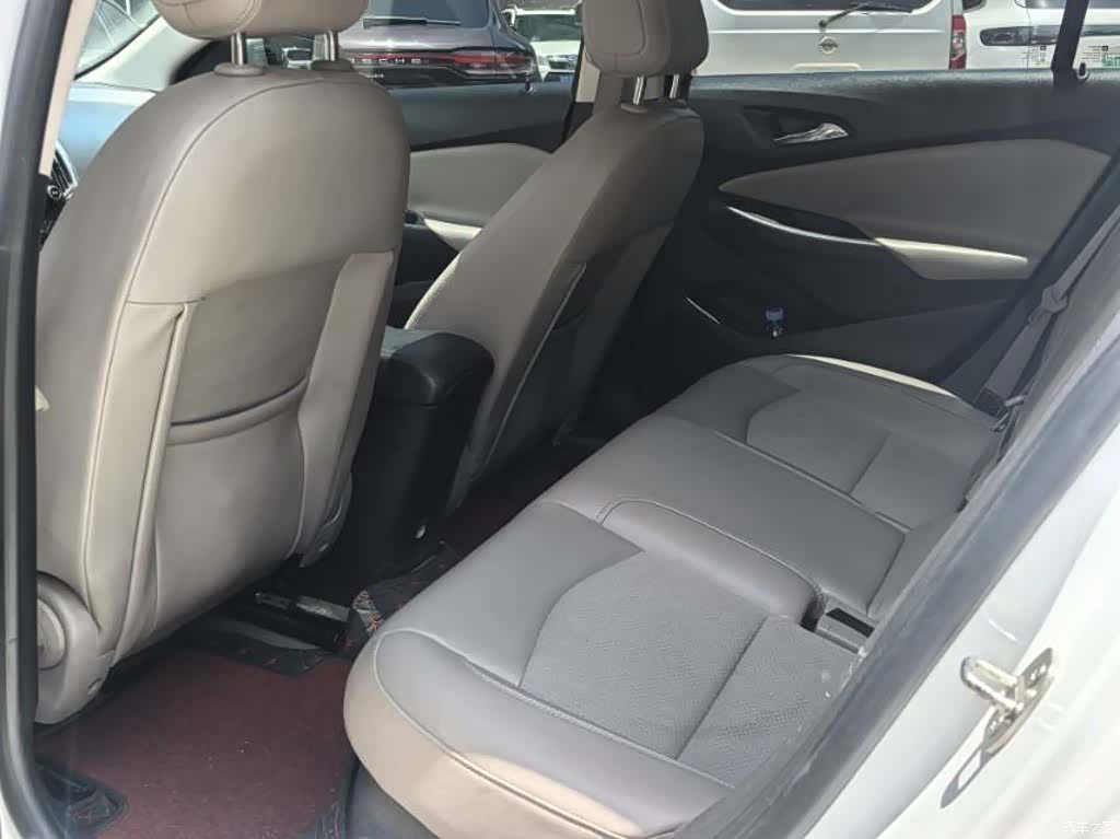 Chevrolet SE, 2015 7