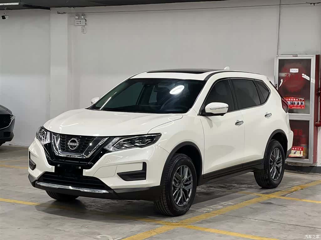 Nissan X-Trail, 2025 1