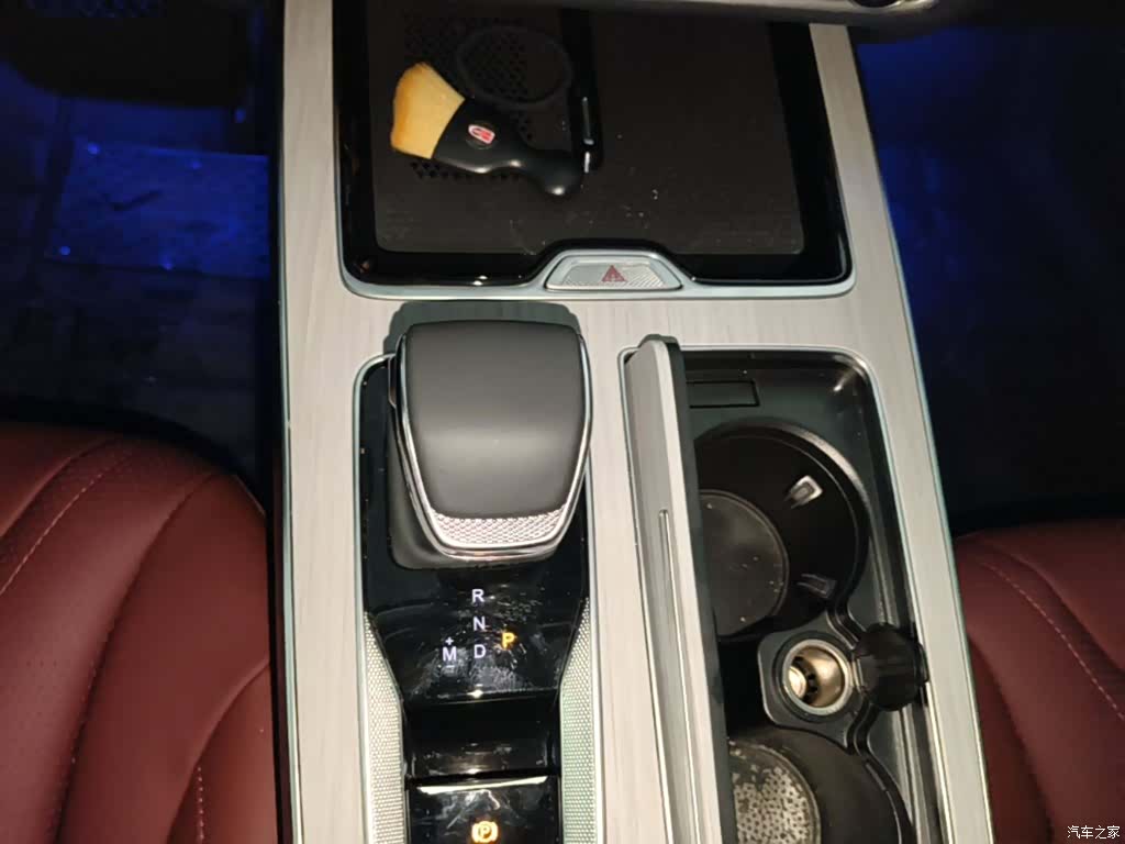 Hongqi HS5, 2024 14