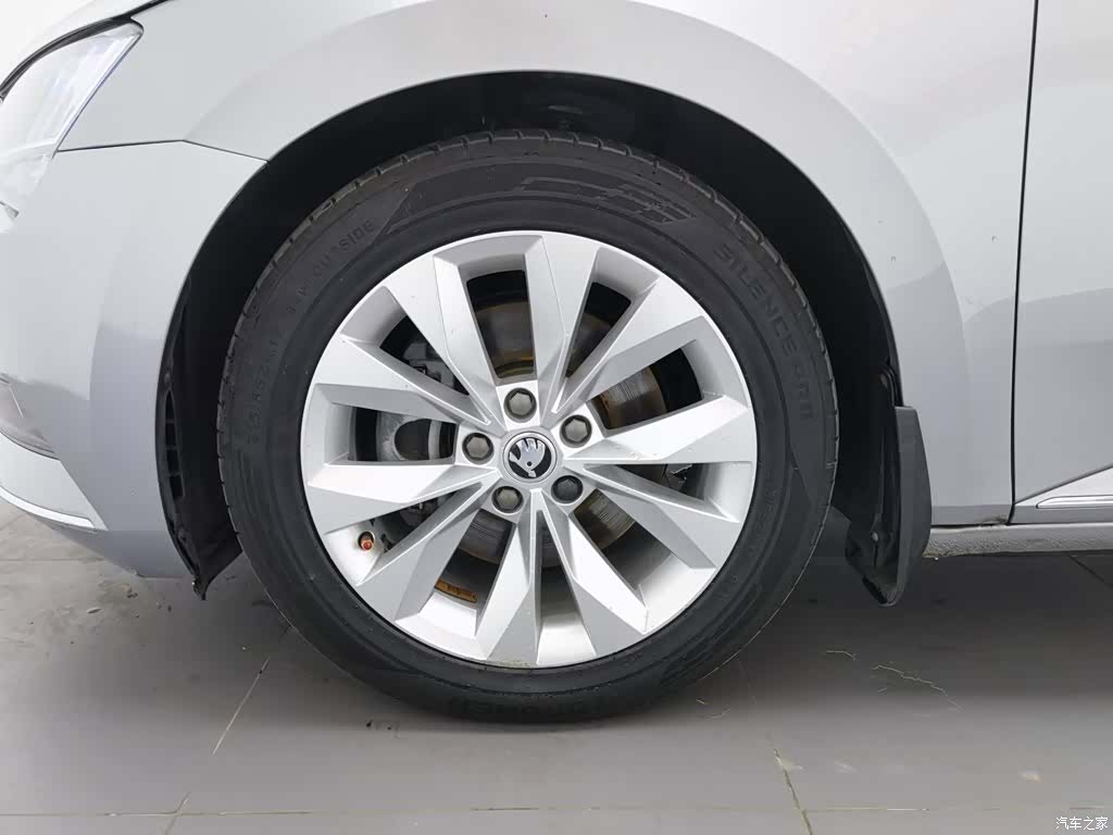 Skoda Superb, 2018 17