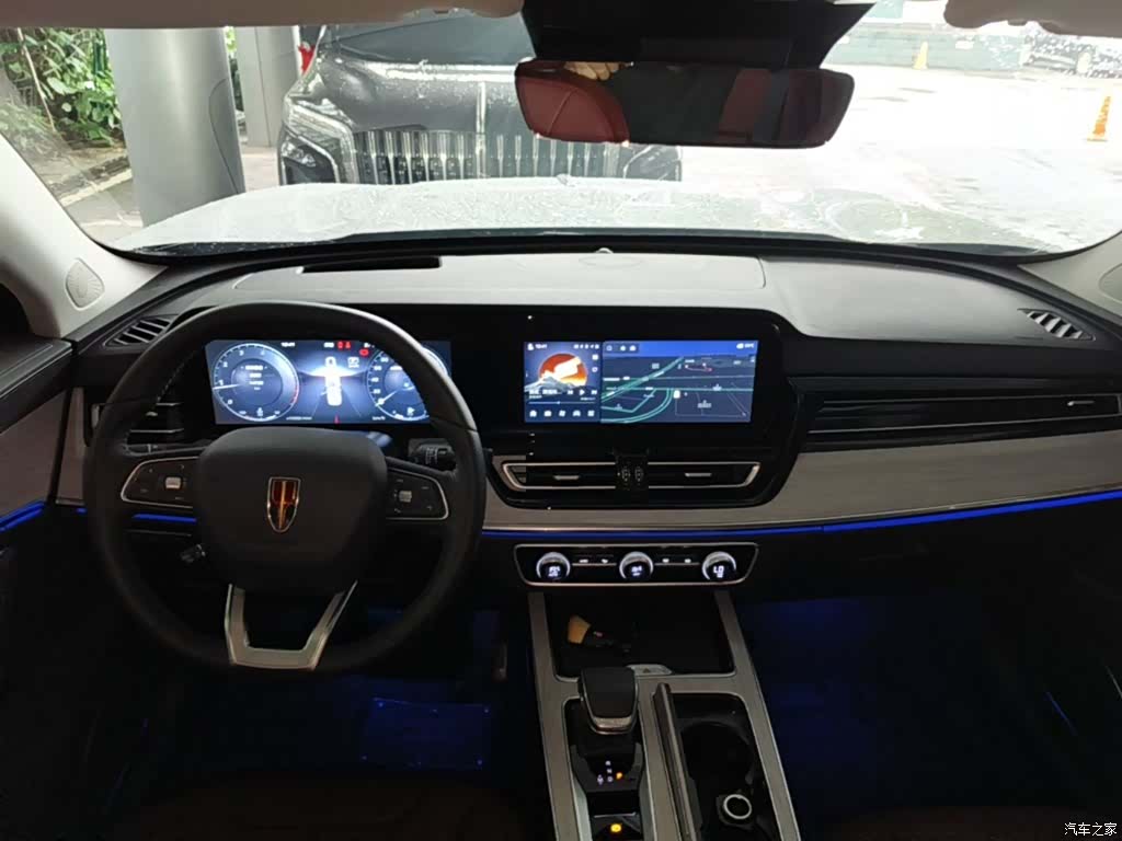 Hongqi HS5, 2024 10