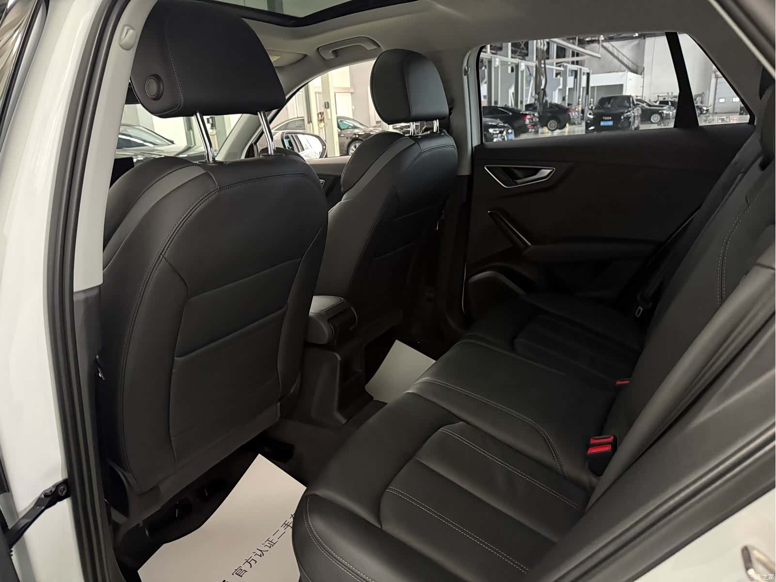 Audi Q2L, 2024 7