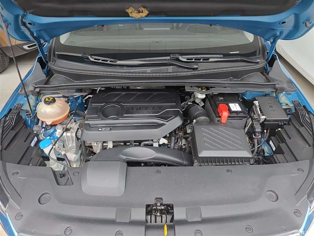 Geely Emgrand, 2022 19