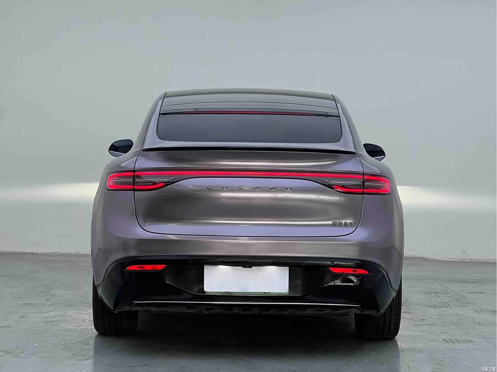 Luxeed R7, 2025 8