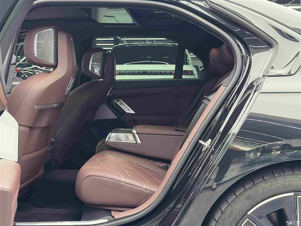 BMW i7, 2023 9