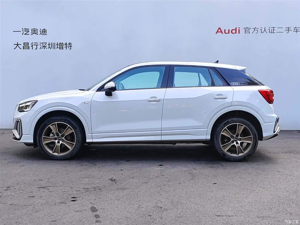 Audi Q2L, 2023 6