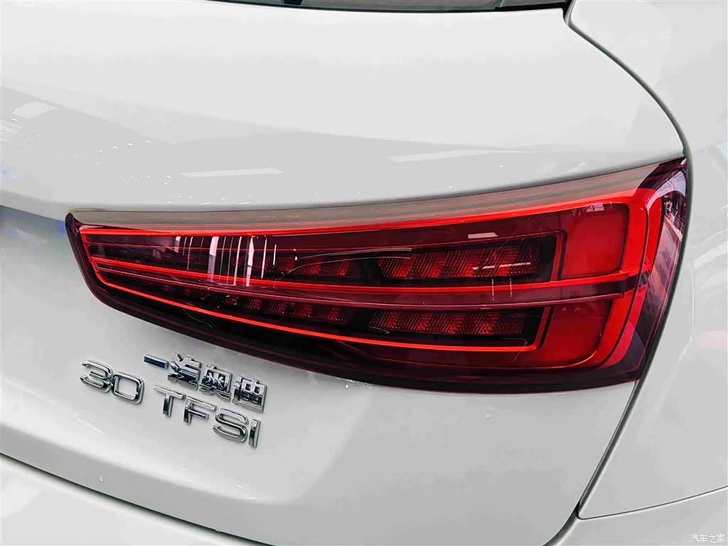 Audi Q3, 2018 12