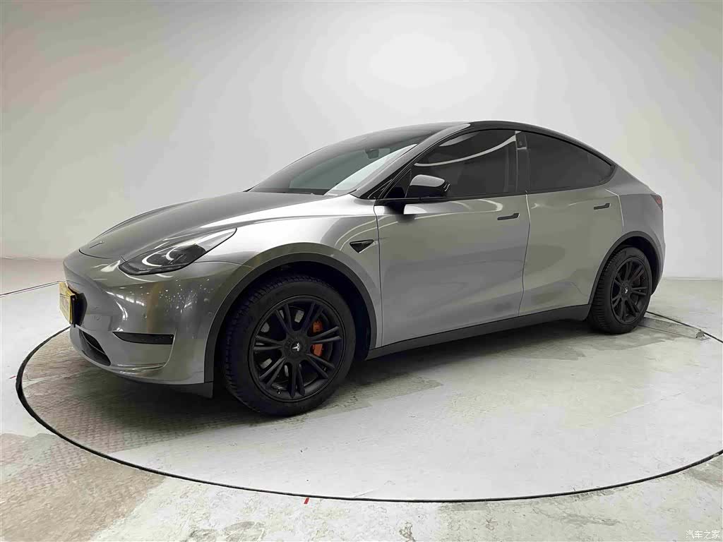 Tesla Model Y, 2023 1