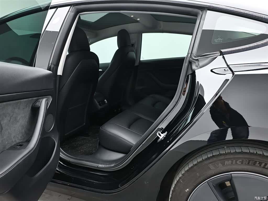 Tesla Model 3, 2023 16