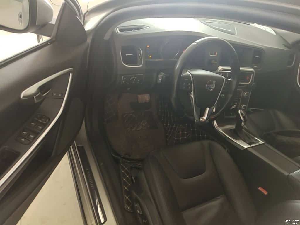 Volvo S60, 2015 16
