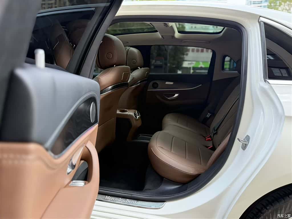 Mercedes-Benz E-Class, 2019 14