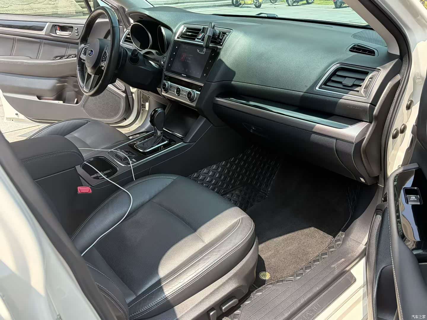 Subaru Legacy, 2017 все фото