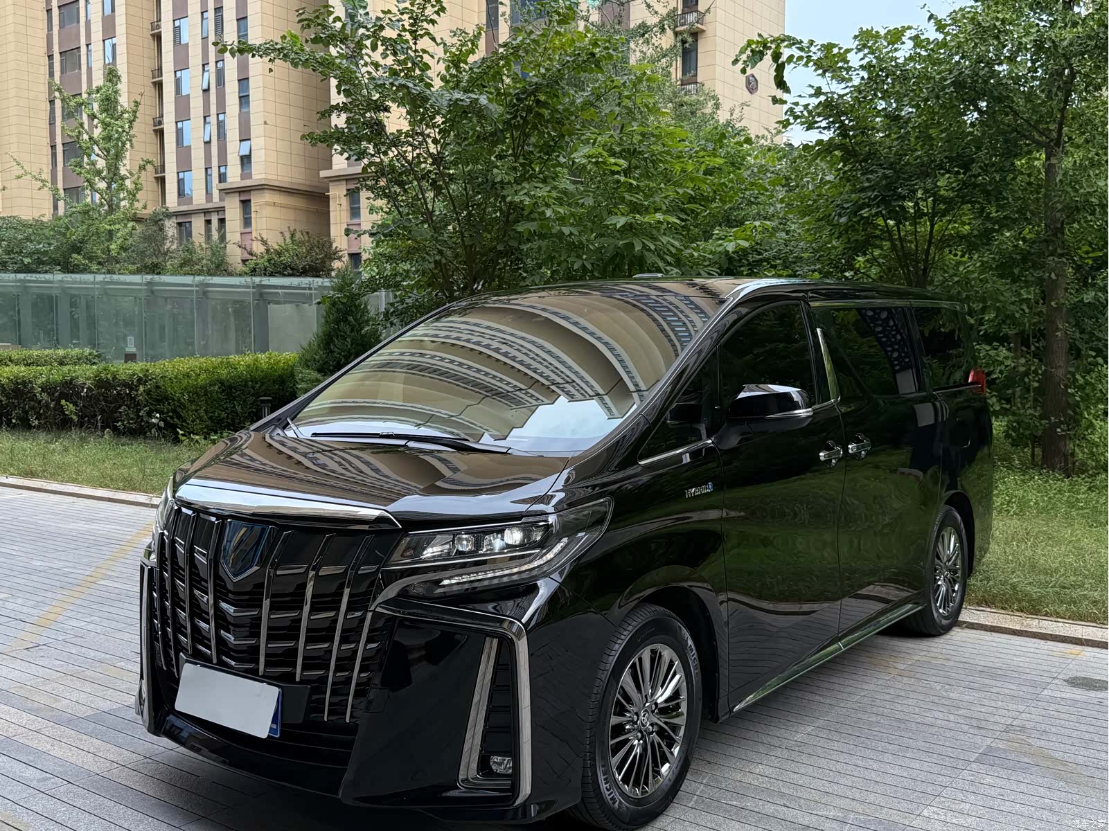 Toyota Alphard, 2023 2
