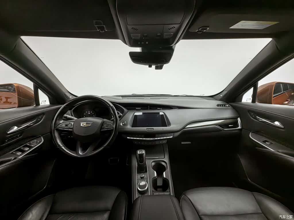 Cadillac XT4, 2018 все фото