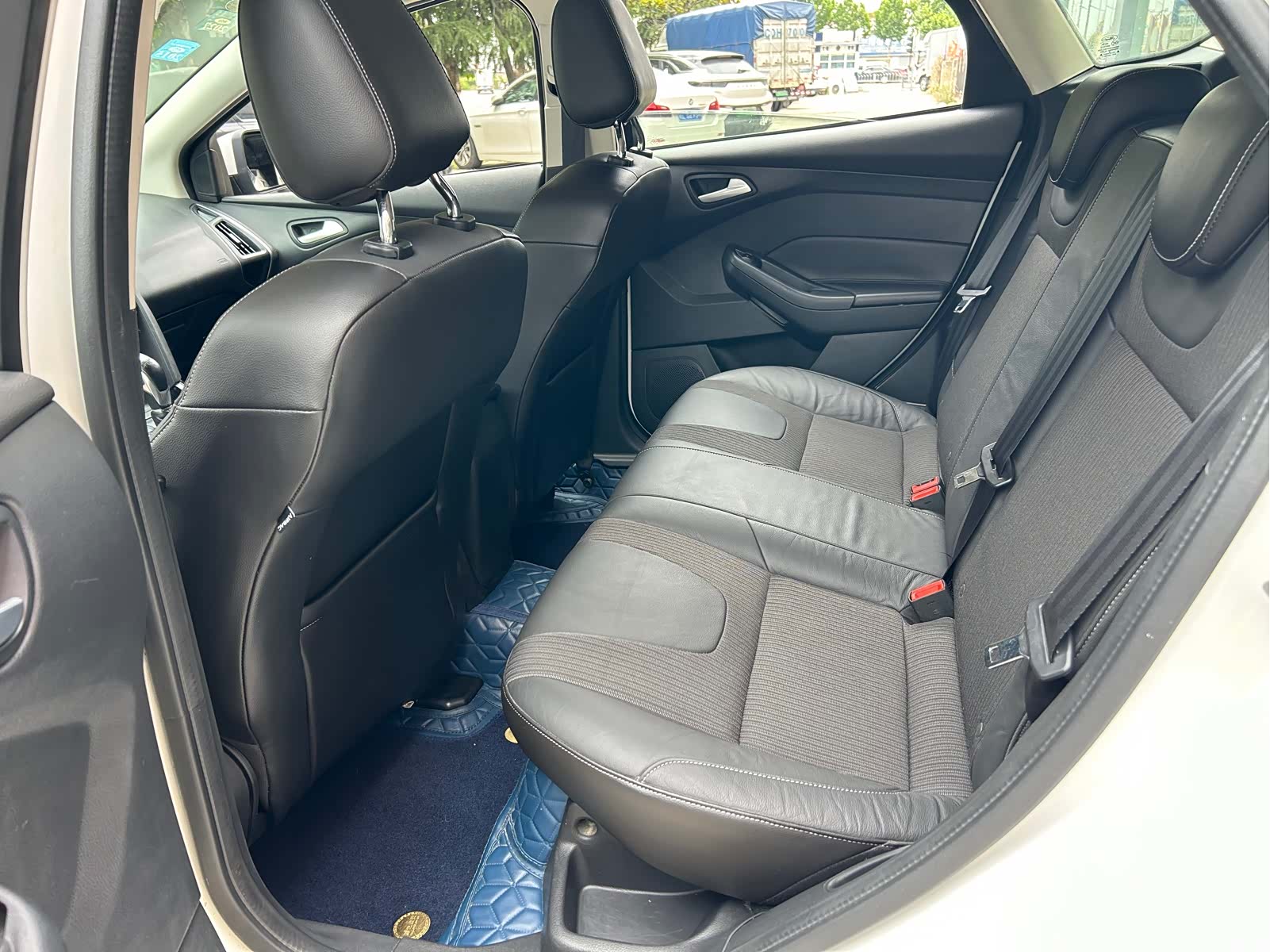 Ford Focus, 2013 8