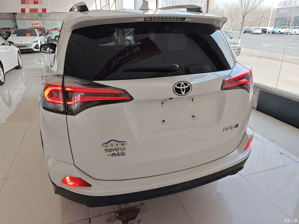 Toyota RAV4, 2018 6