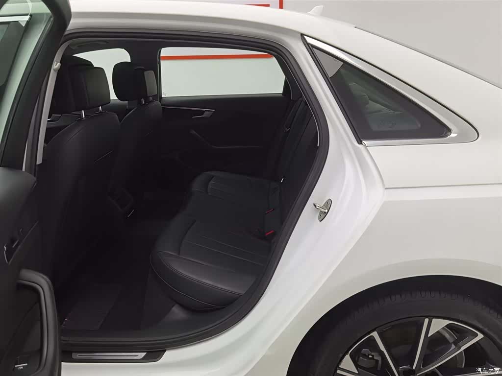 Audi A4L, 2022 15