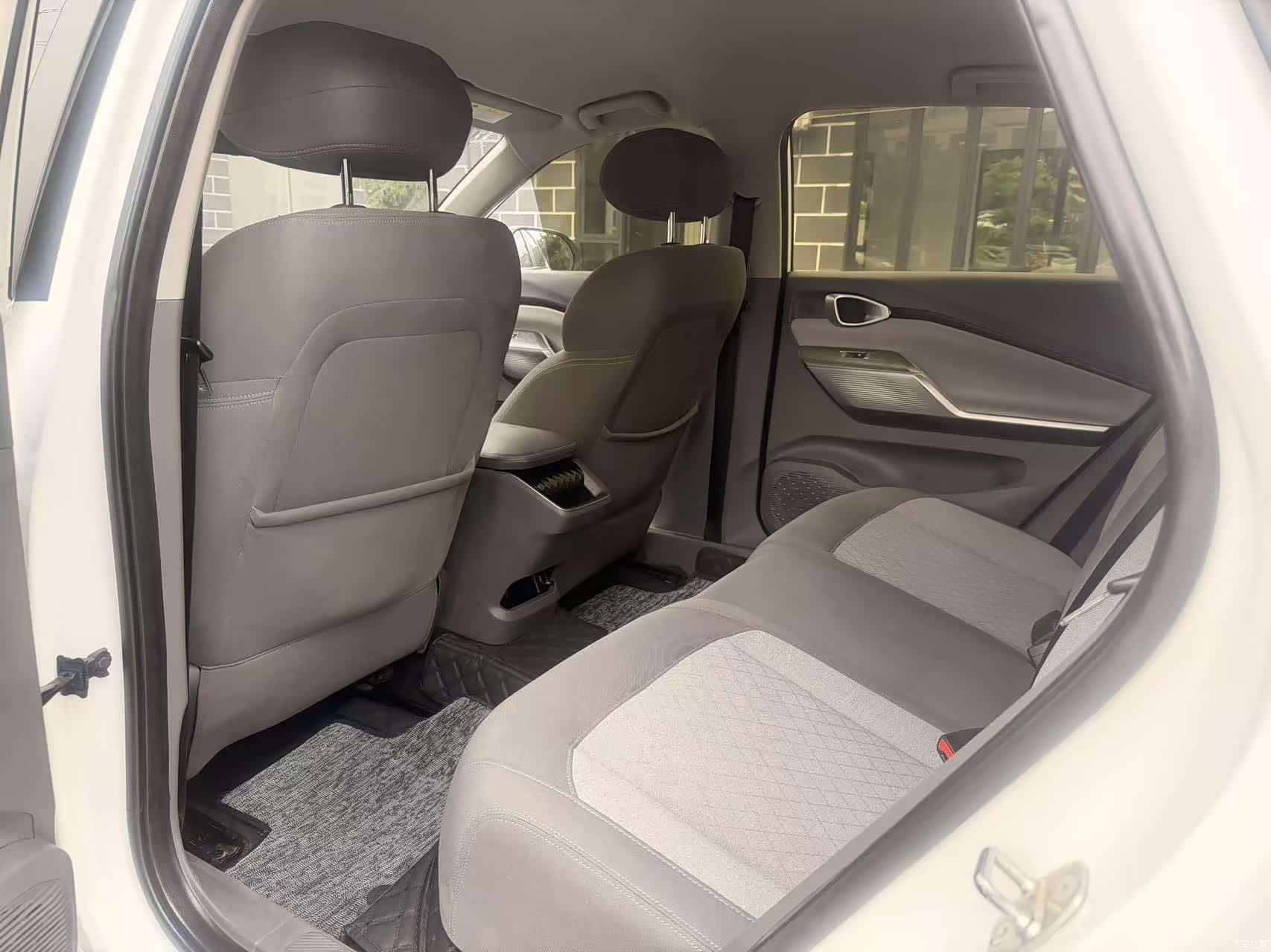 Wuling RC-5, 2022 11