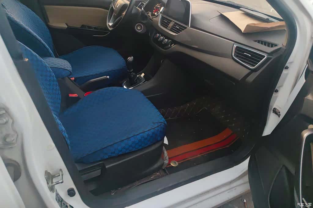 Wuling 310W, 2019 8