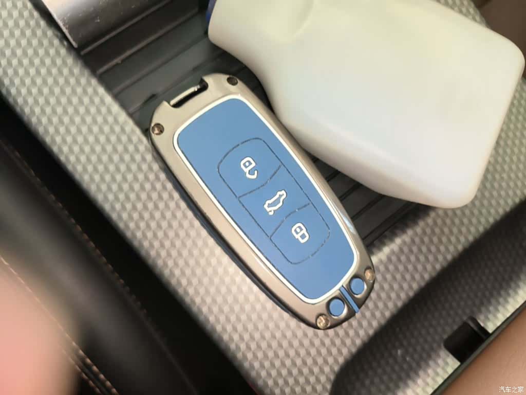 Geely Emgrand, 2018 9