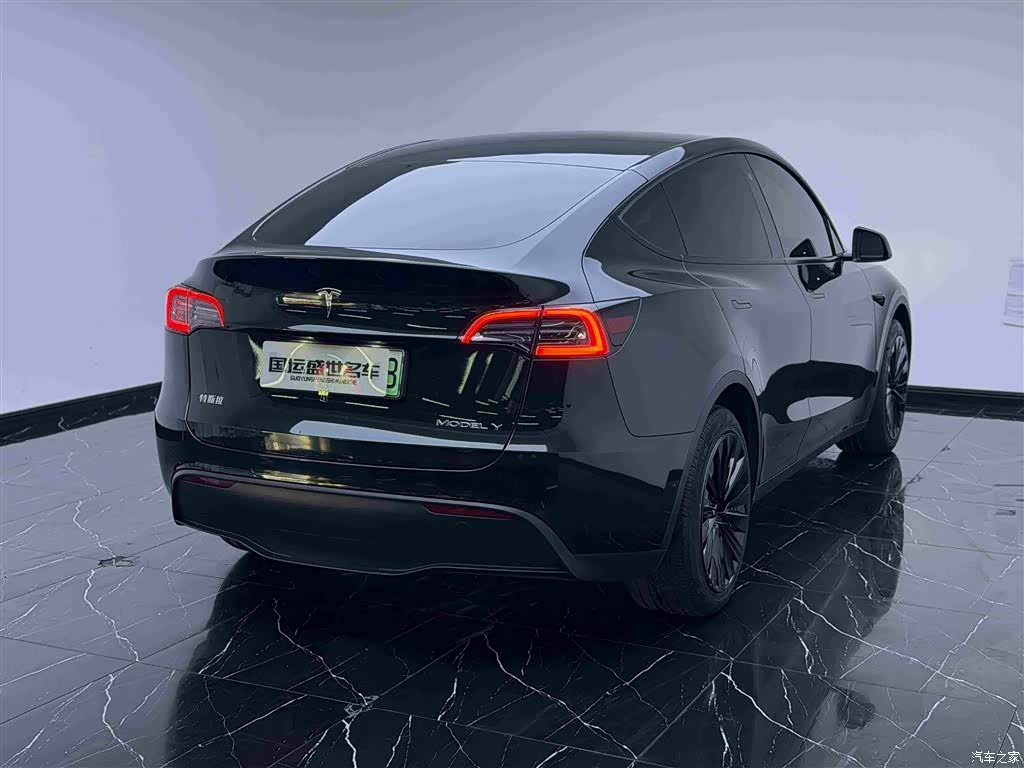 Tesla Model Y, 2023 4