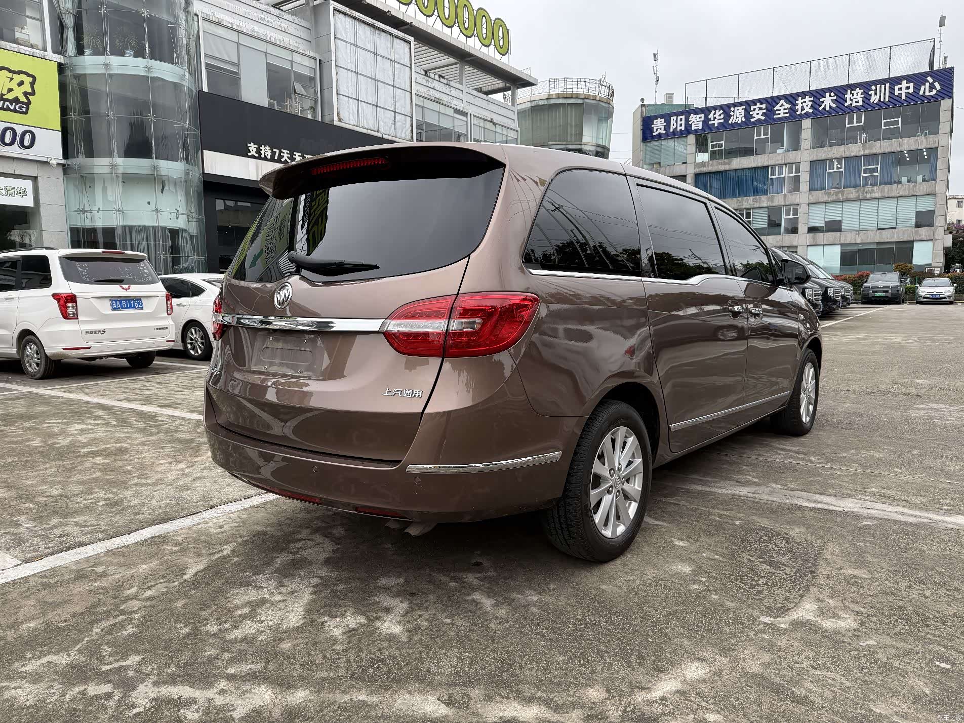 Buick GL8, 2019 7