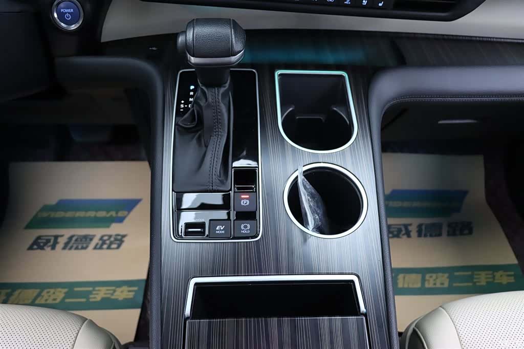 Toyota Granvia, 2023 23