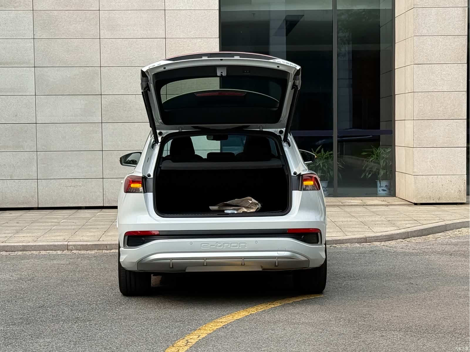 Audi Q4 e-tron, 2023 17