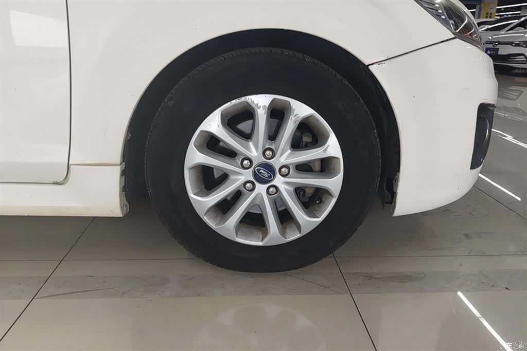 Ford Focus, 2011 6