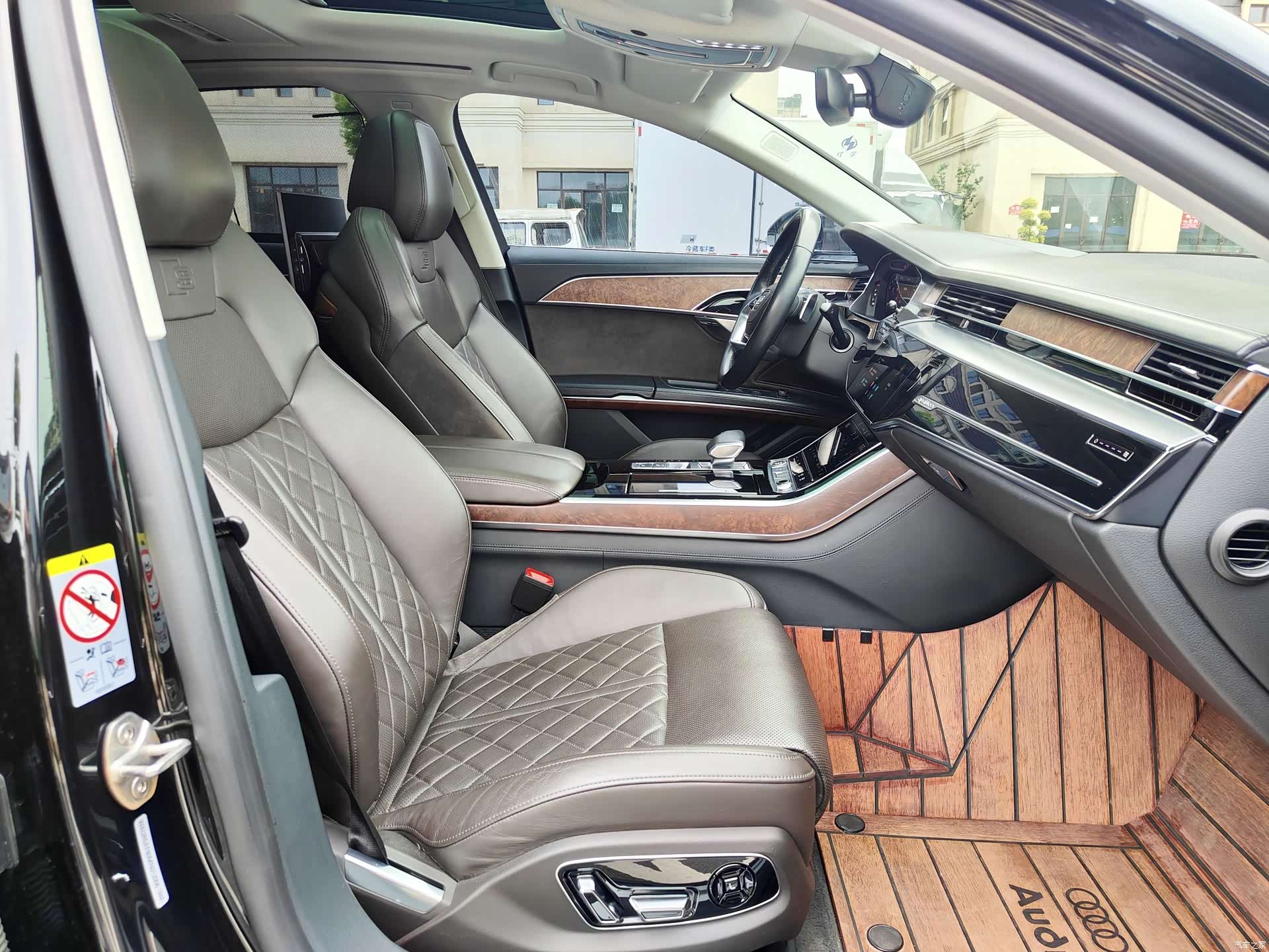 Audi A8L, 2021 все фото
