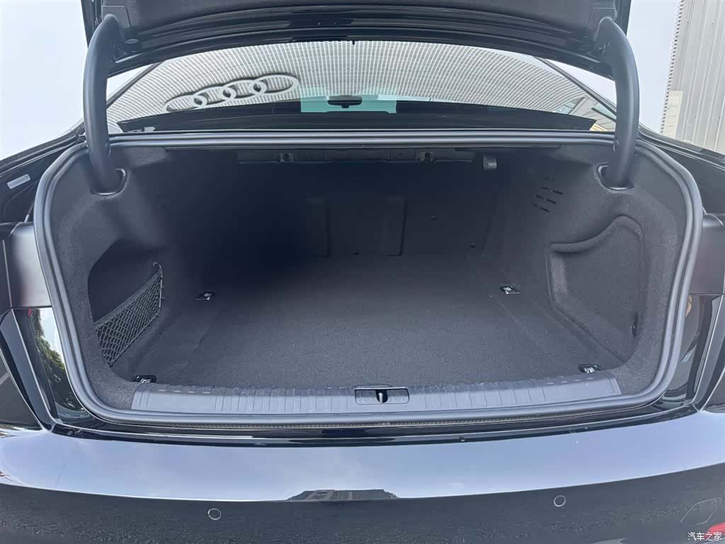 Audi A6L, 2021 11