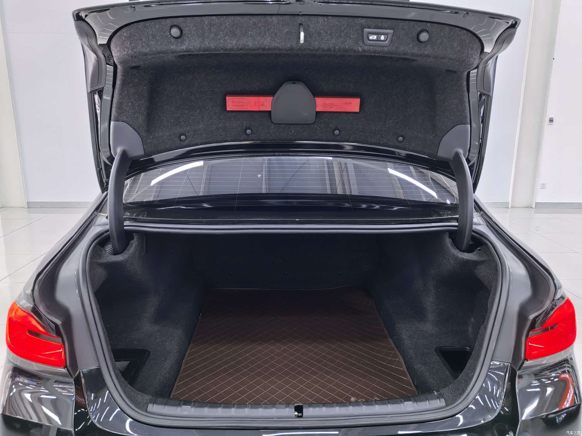 BMW 5 Series, 2022 21