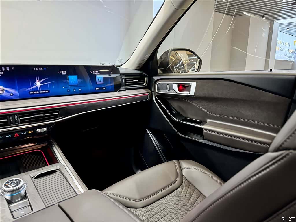 Ford Explorer, 2026 30