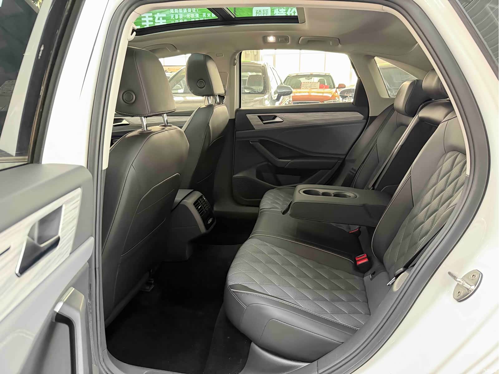 Volkswagen Sagitar, 2022 15