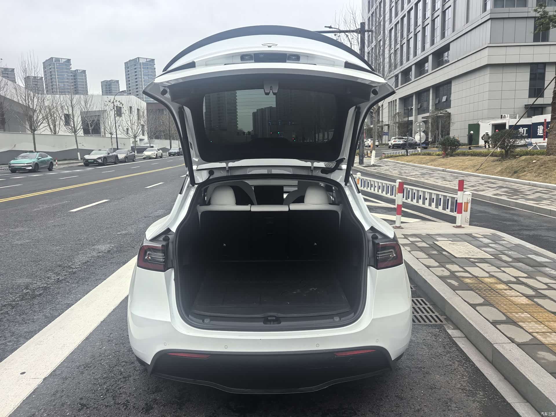 Tesla Model Y, 2022 9