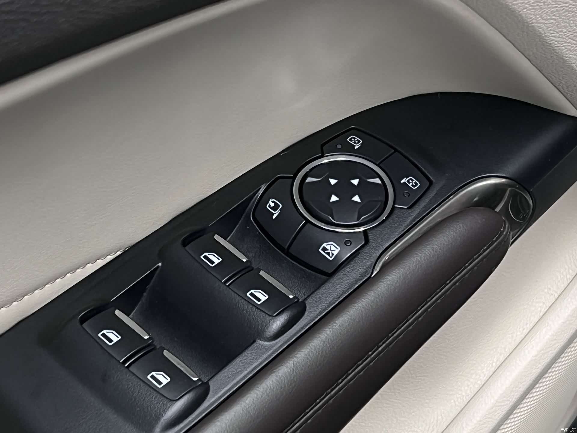Lincoln MKC, 2018 34