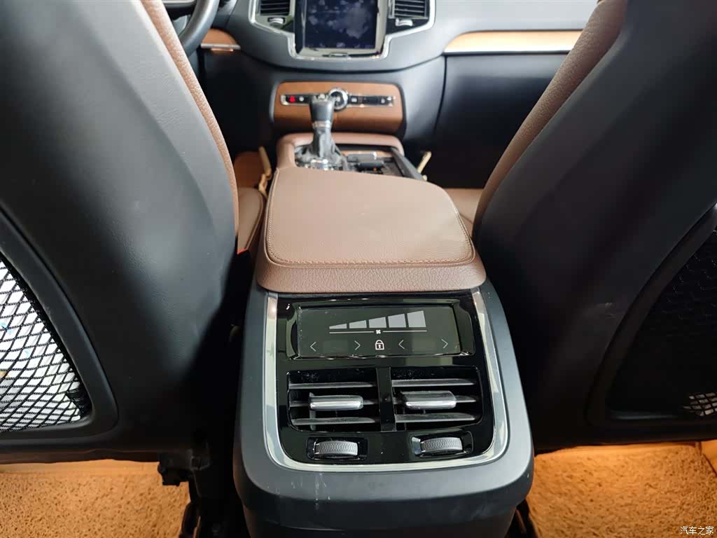 Volvo XC90, 2019 24