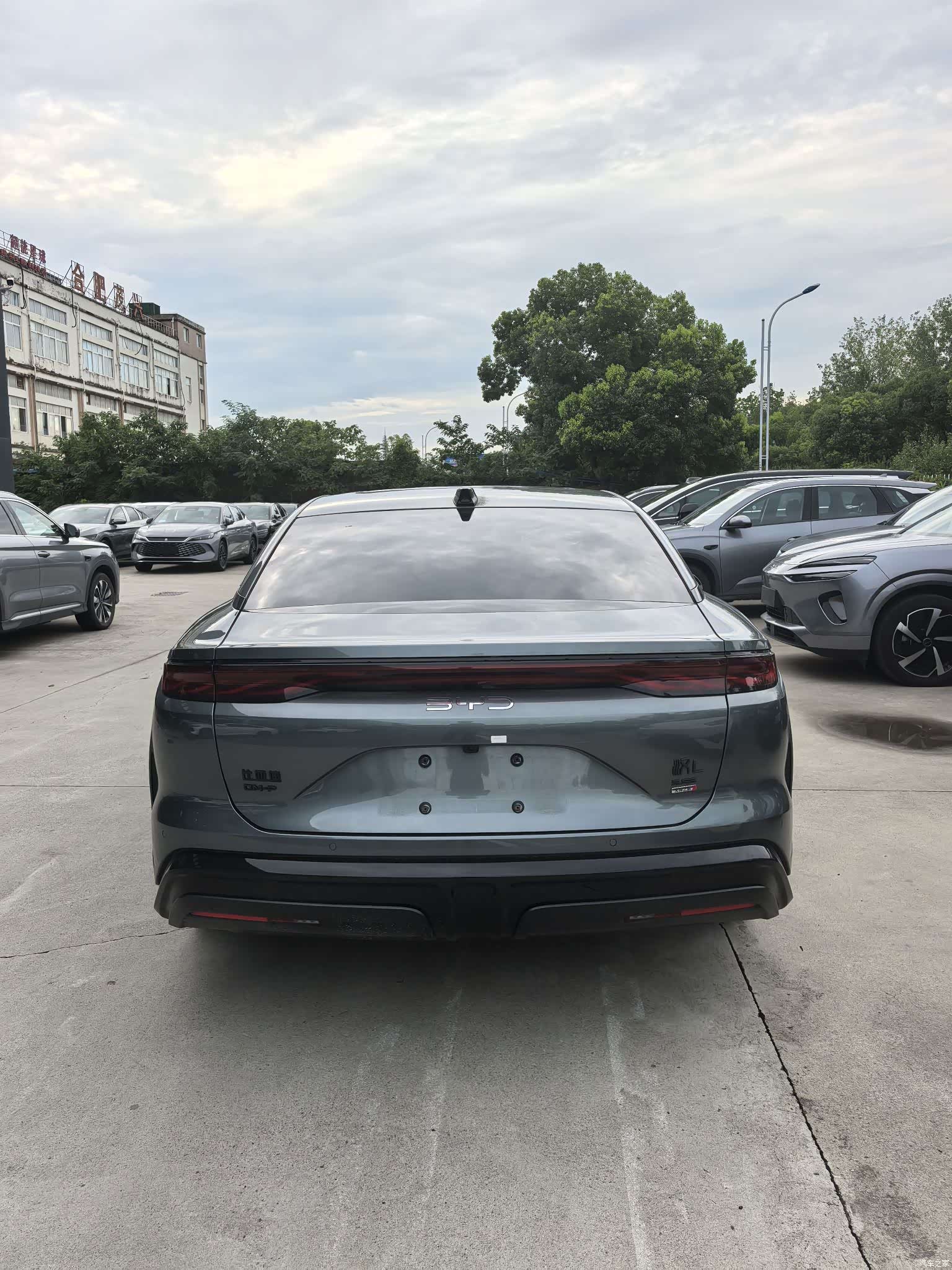 BYD Han, 2025 все фото