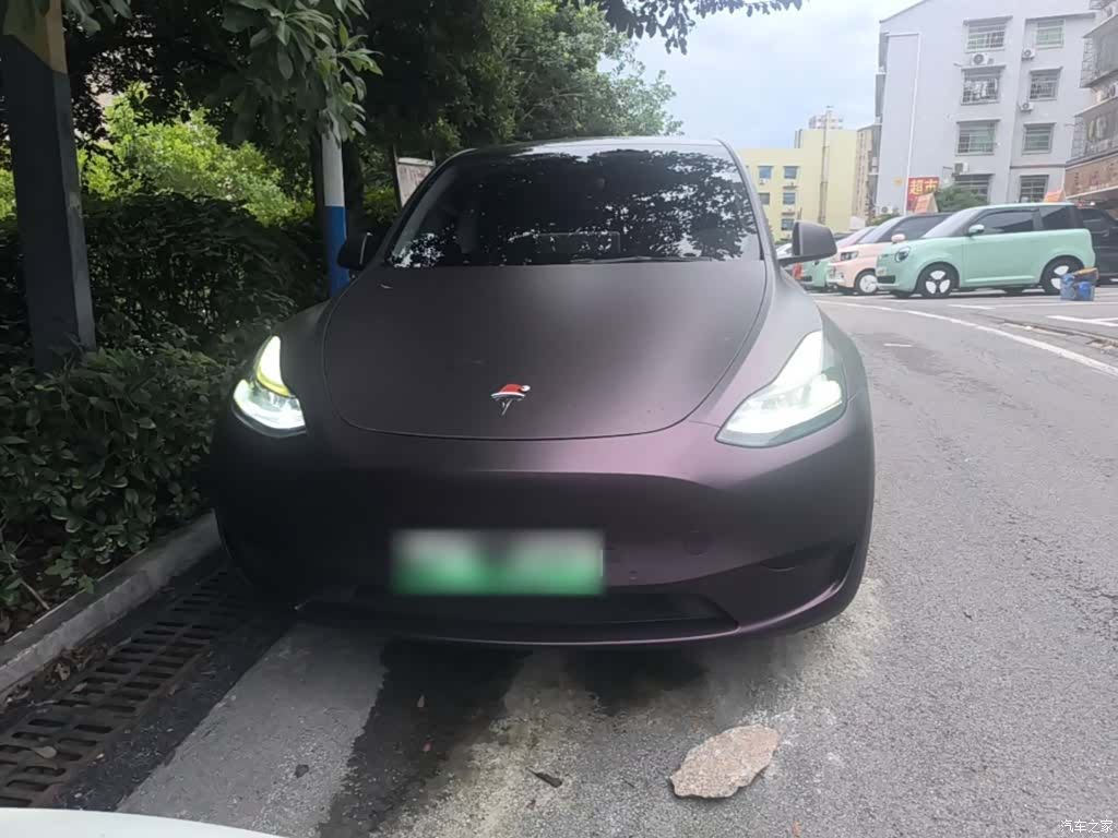 Tesla Model Y, 2022 3
