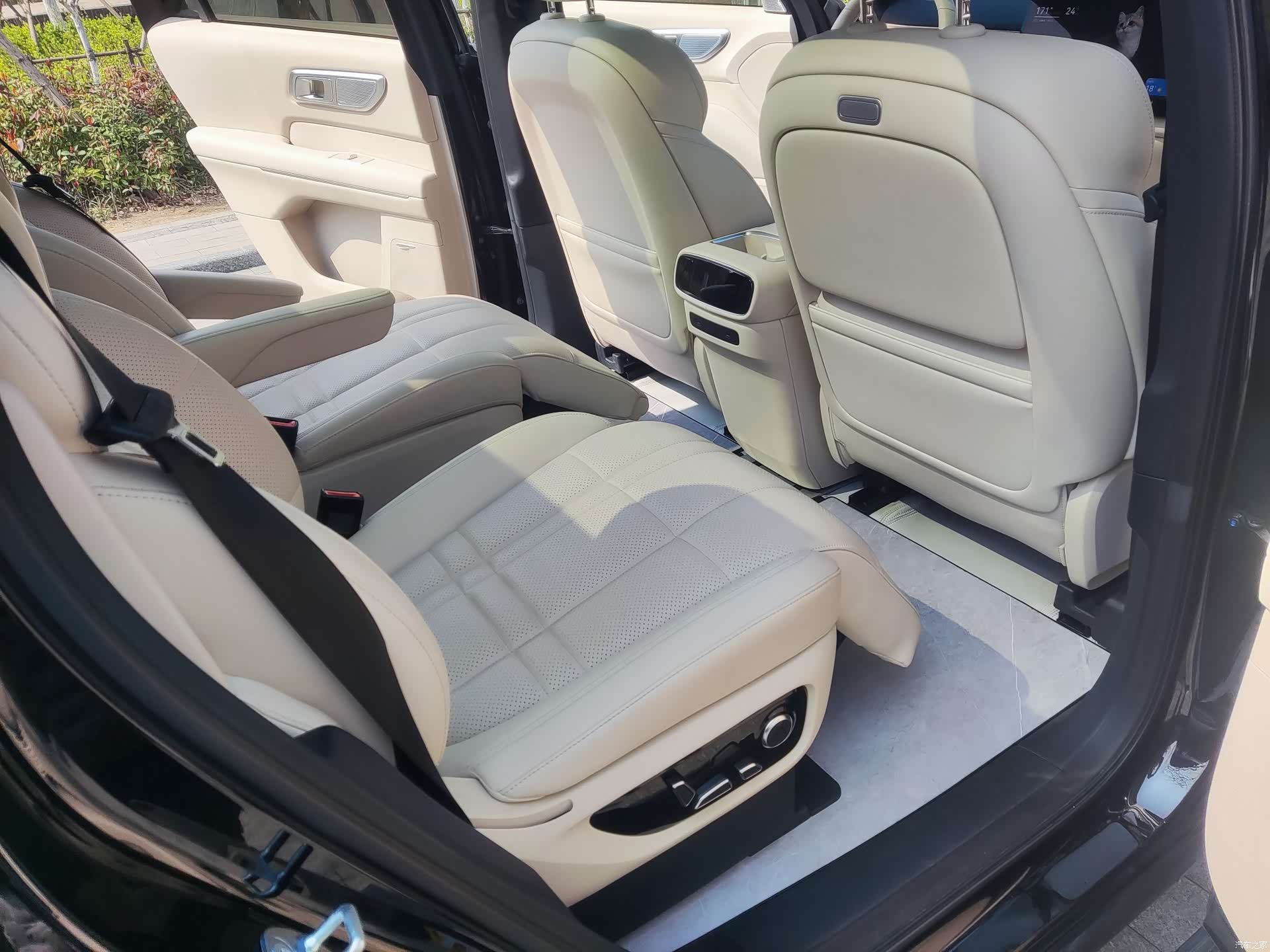 Deepal S09, 2025 13