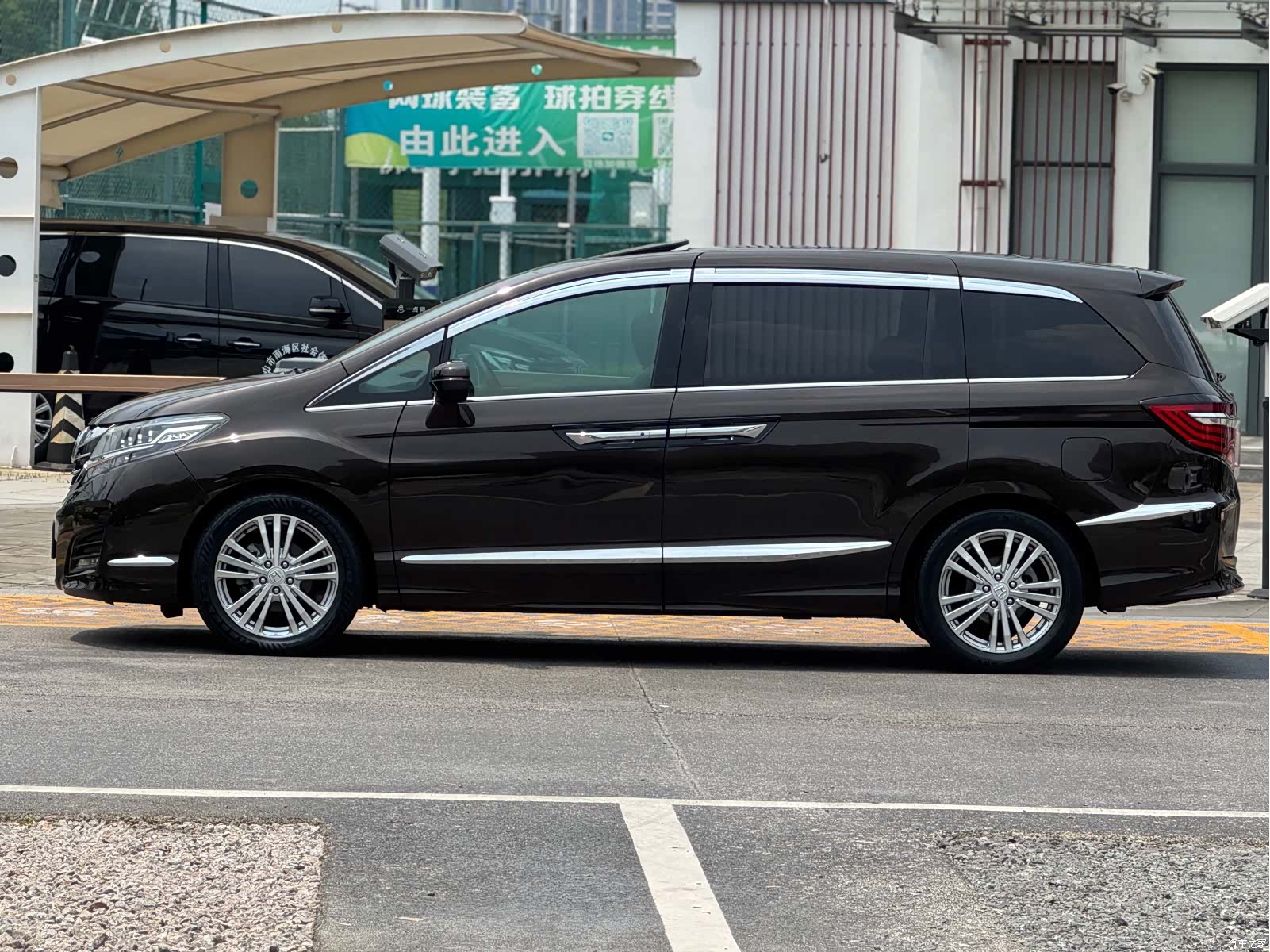 Honda Elysion, 2017 3