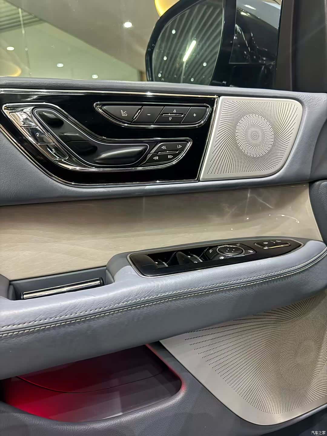 Lincoln Navigator, 2019 3