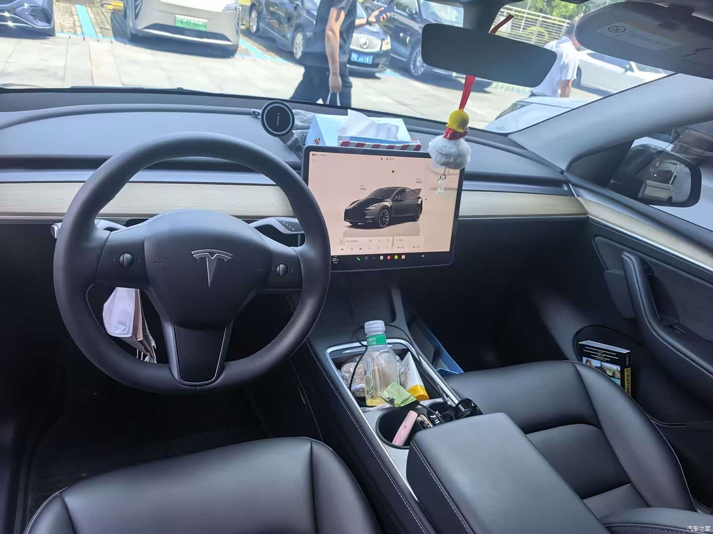 Tesla Model Y, 2023 12