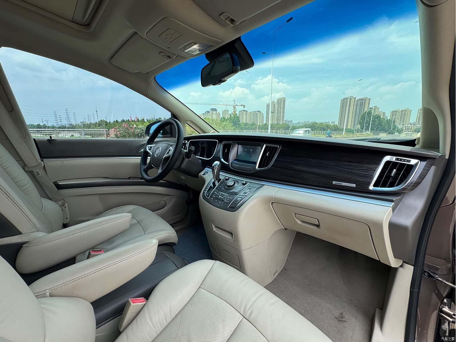 Buick GL8, 2012 23
